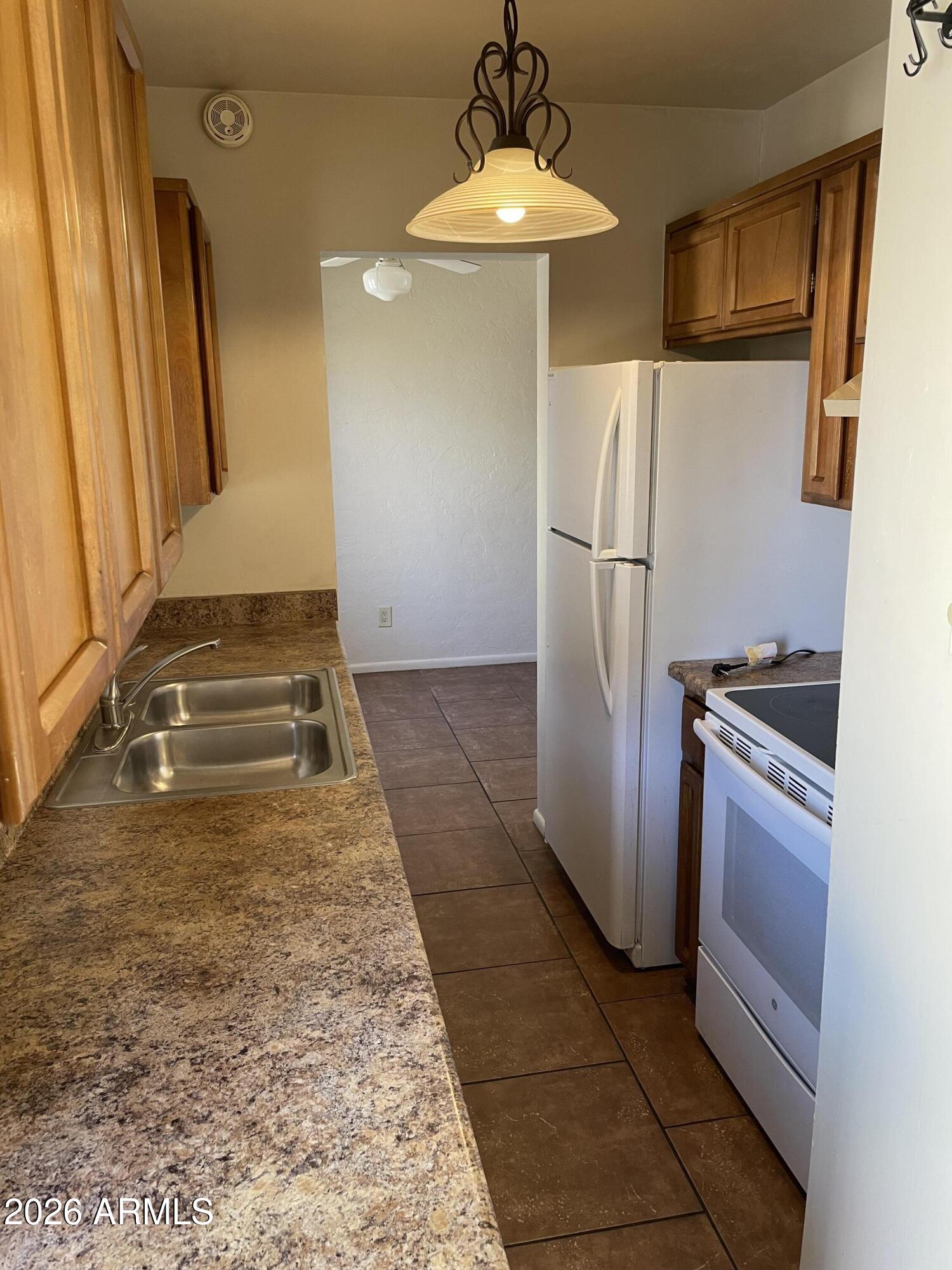 385 East Coronado Road, Unit 7 Phoenix, AZ 85004 - Photo 16 of 20 IMG_2915