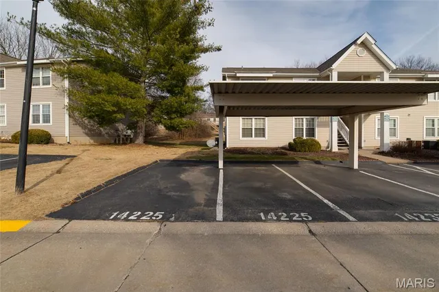 $105,000 | 14225 Cape Horn Place, Florissant, MO 63034