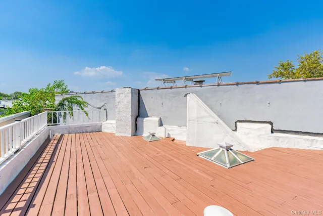 $849,999 | 61-29 Cooper Avenue | Glendale