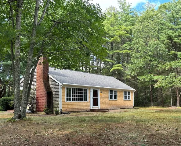 $3,050 | 364 Tremont Street, Duxbury, MA 02332