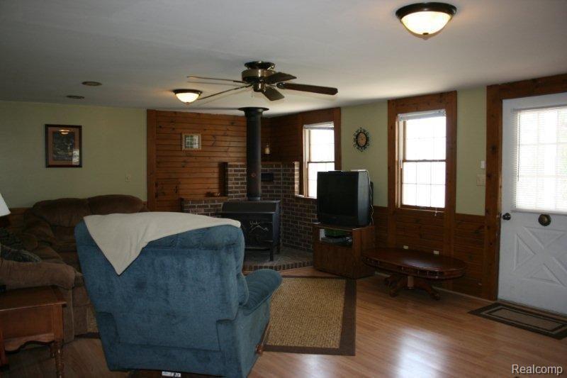 16556 Couper Road Milan, MI 48160 - Photo 11 of 21 IMG_7151.jpg