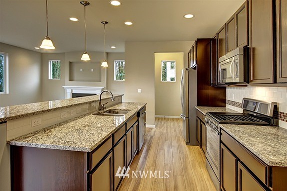5474 Timber Ridge Drive, Unit 5094 Mount Vernon, WA 98273 - Photo 2 of 9 Gallery Image 2