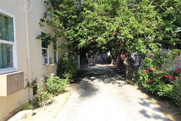 $2,300 | 7024 Middleton Street, Unit B, Huntington Park, CA 90255