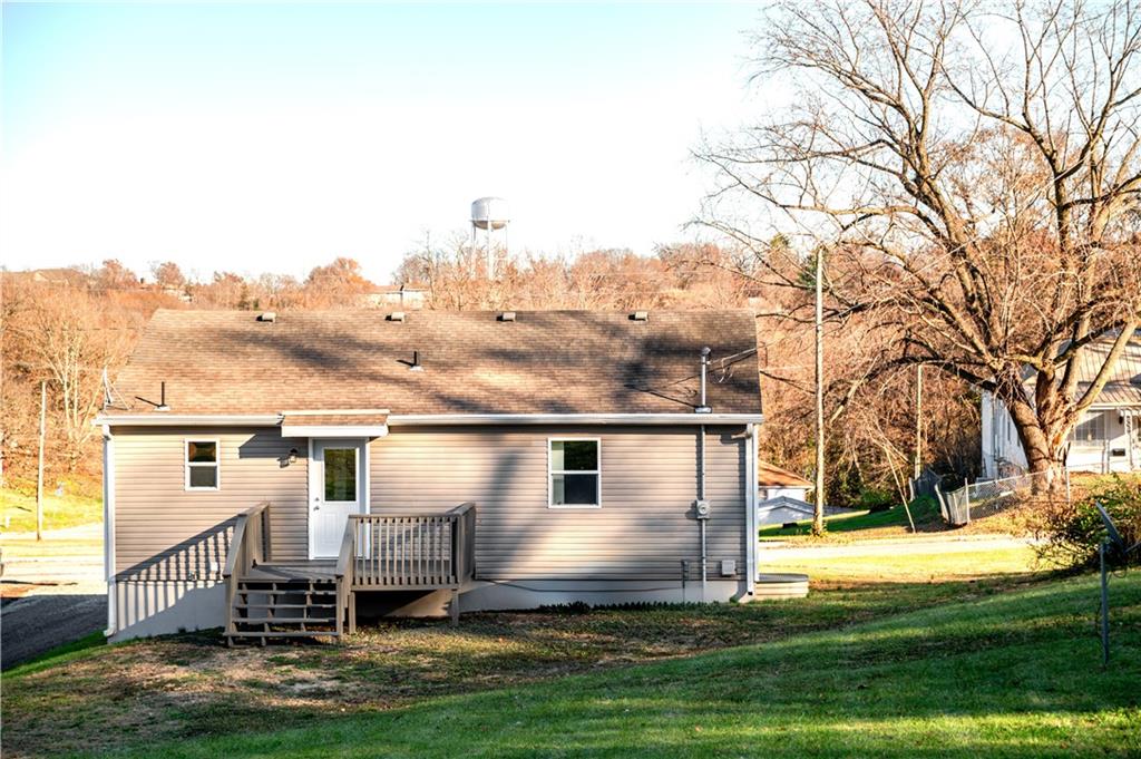 1109 Oak Street Atchison, KS 66002 - Photo 5 of 47