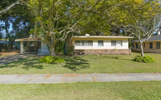 $649,000 | 2461 Ringling Boulevard, Sarasota, FL 34237