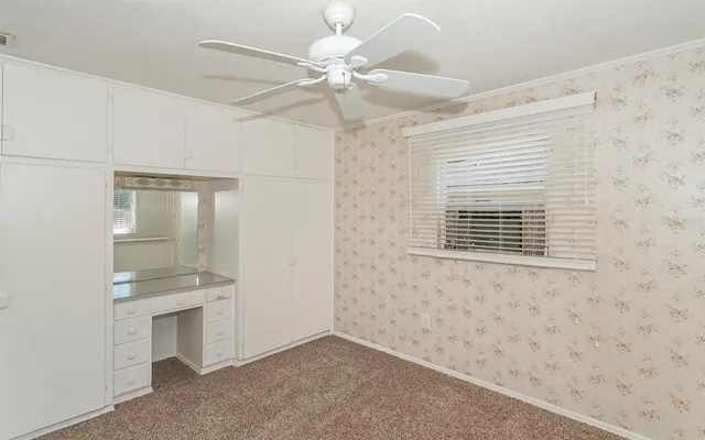 $649,000 | 2461 Ringling Boulevard, Sarasota, FL 34237