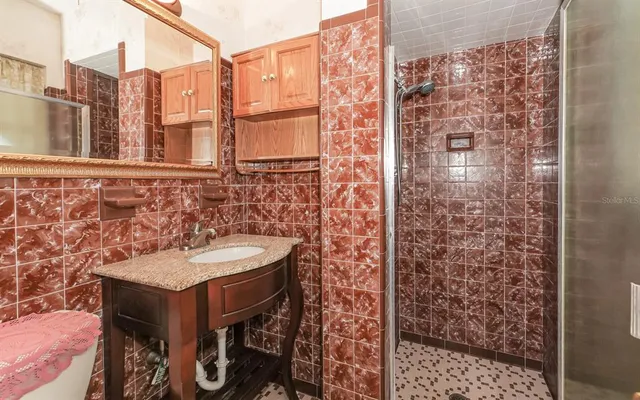 $649,000 | 2461 Ringling Boulevard, Sarasota, FL 34237