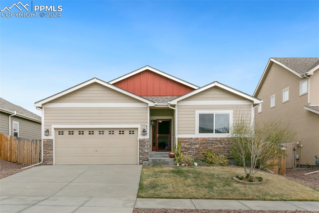 This great home in a prime location boasts 4 bedrooms and 3 baths with an open living area.