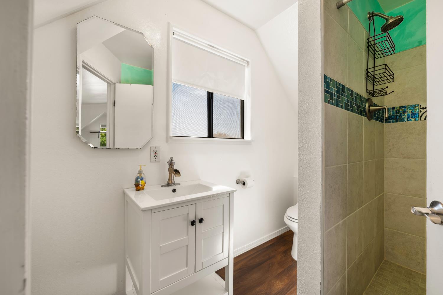 3270 Ayres Holmes Road Auburn, CA 95603 - Photo 55 of 72 ADU Full Bathroom