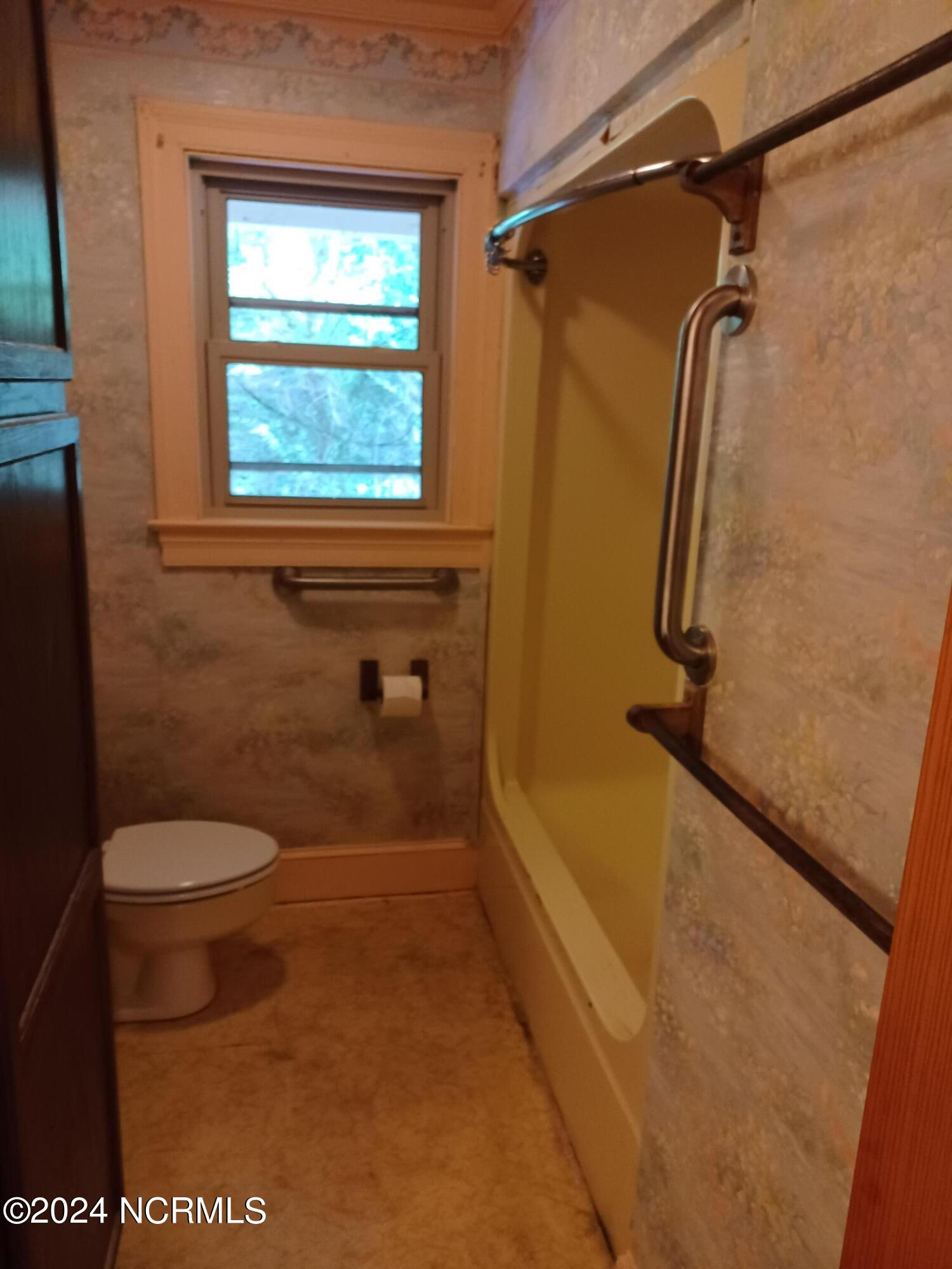 115 Bill Stroud Road Kinston, NC 28504 - Photo 13 of 26 Full bath view 2