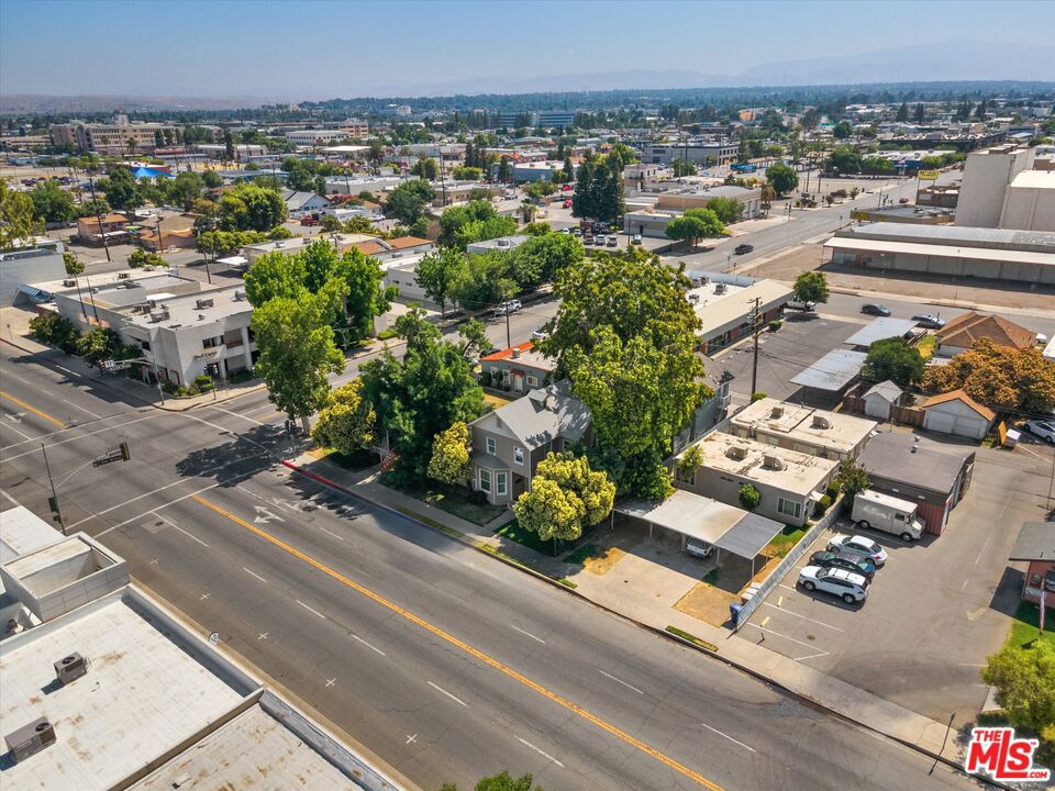 2020 F Street Bakersfield, CA 93301 - Photo 8 of 14 an aerial view of multiple house
