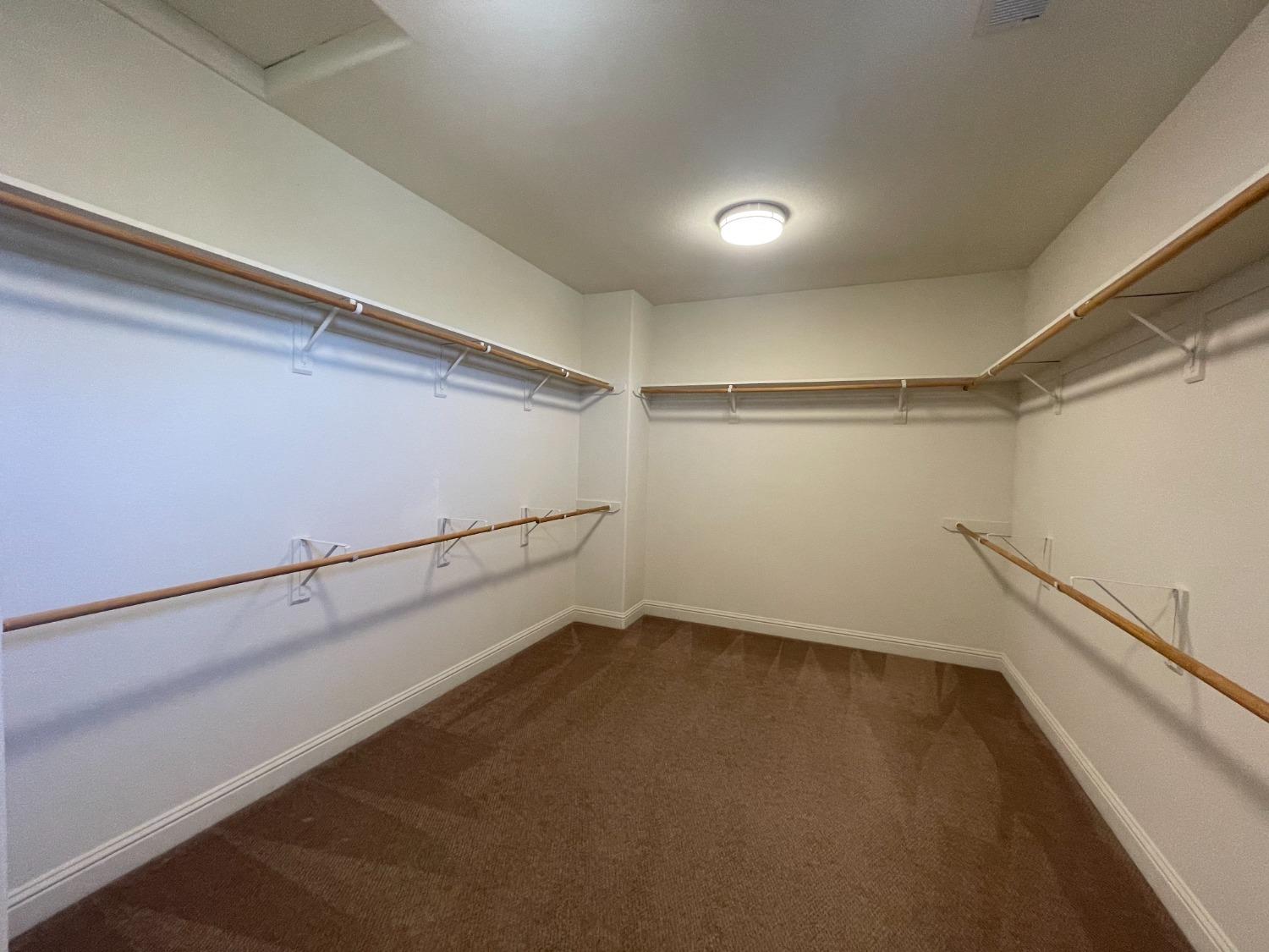 2616 Goshen Avenue Clovis, CA 93611 - Photo 34 of 39 a view of a room with an empty space