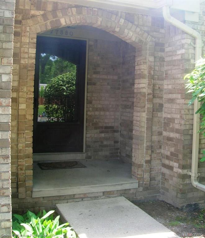 27880 Evergreen Road, Unit 19 Lathrup Village, MI 48076 - Photo 2 of 31
