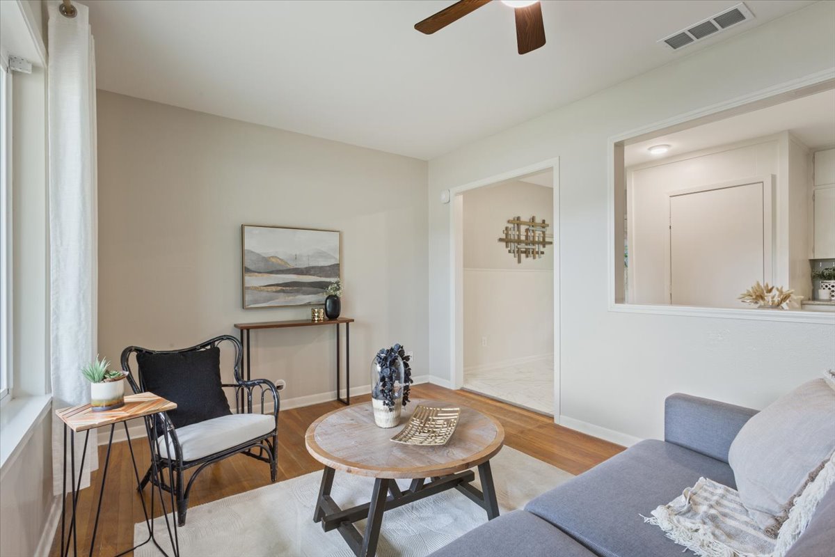 804 Ash Street Georgetown, TX 78626 - Photo 11 of 38