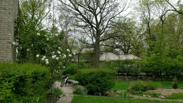 $7,500 | 33 River Oaks Circle East, Buffalo Grove, IL 60089