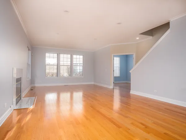 $7,500 | 33 River Oaks Circle East, Buffalo Grove, IL 60089