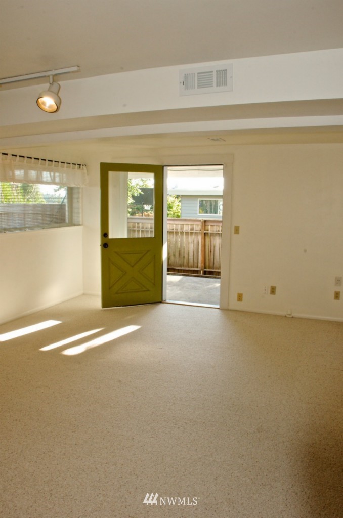 821 Laurel Way Edmonds, WA 98020 - Photo 11 of 19 Gallery Image 11