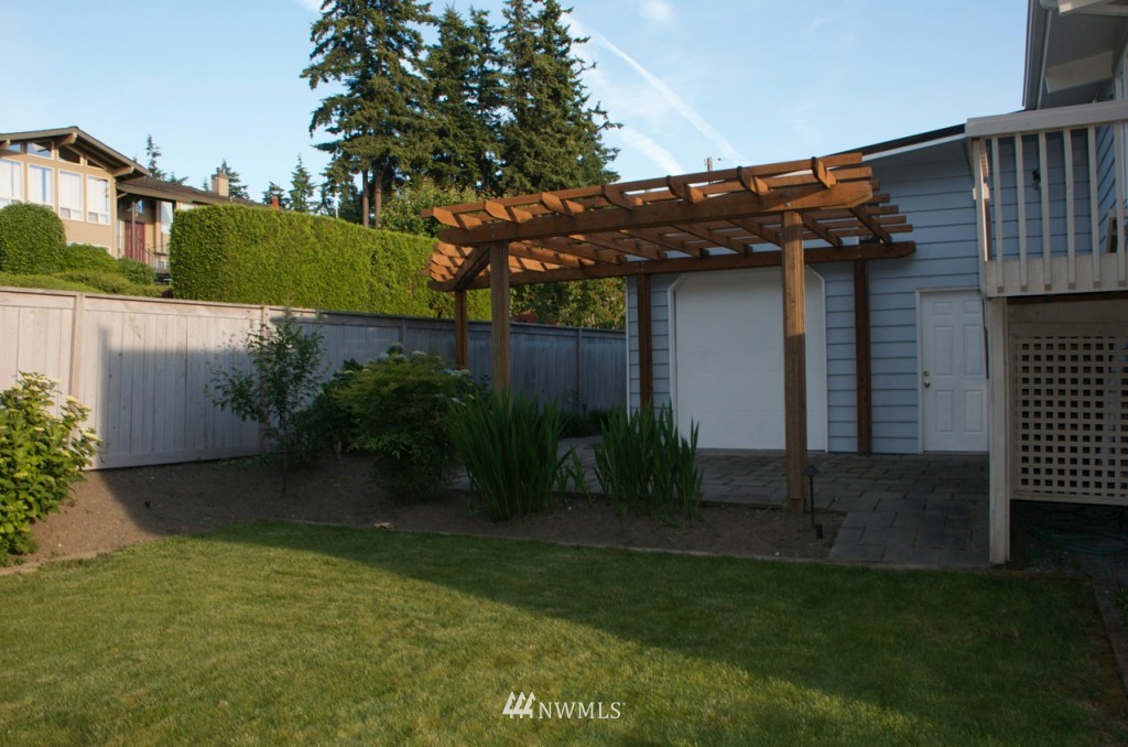 821 Laurel Way Edmonds, WA 98020 - Photo 16 of 19 Gallery Image 16