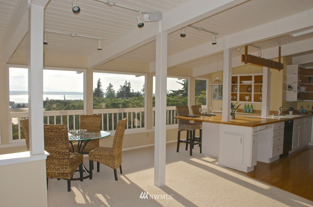 821 Laurel Way Edmonds, WA 98020 - Photo 4 of 19 Gallery Image 4