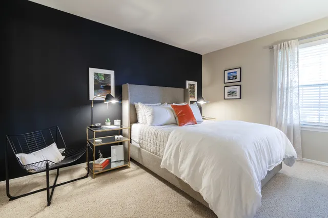 $2,448 | 20 Wildflower Lane, Unit 3934, Schaumburg, IL 60173