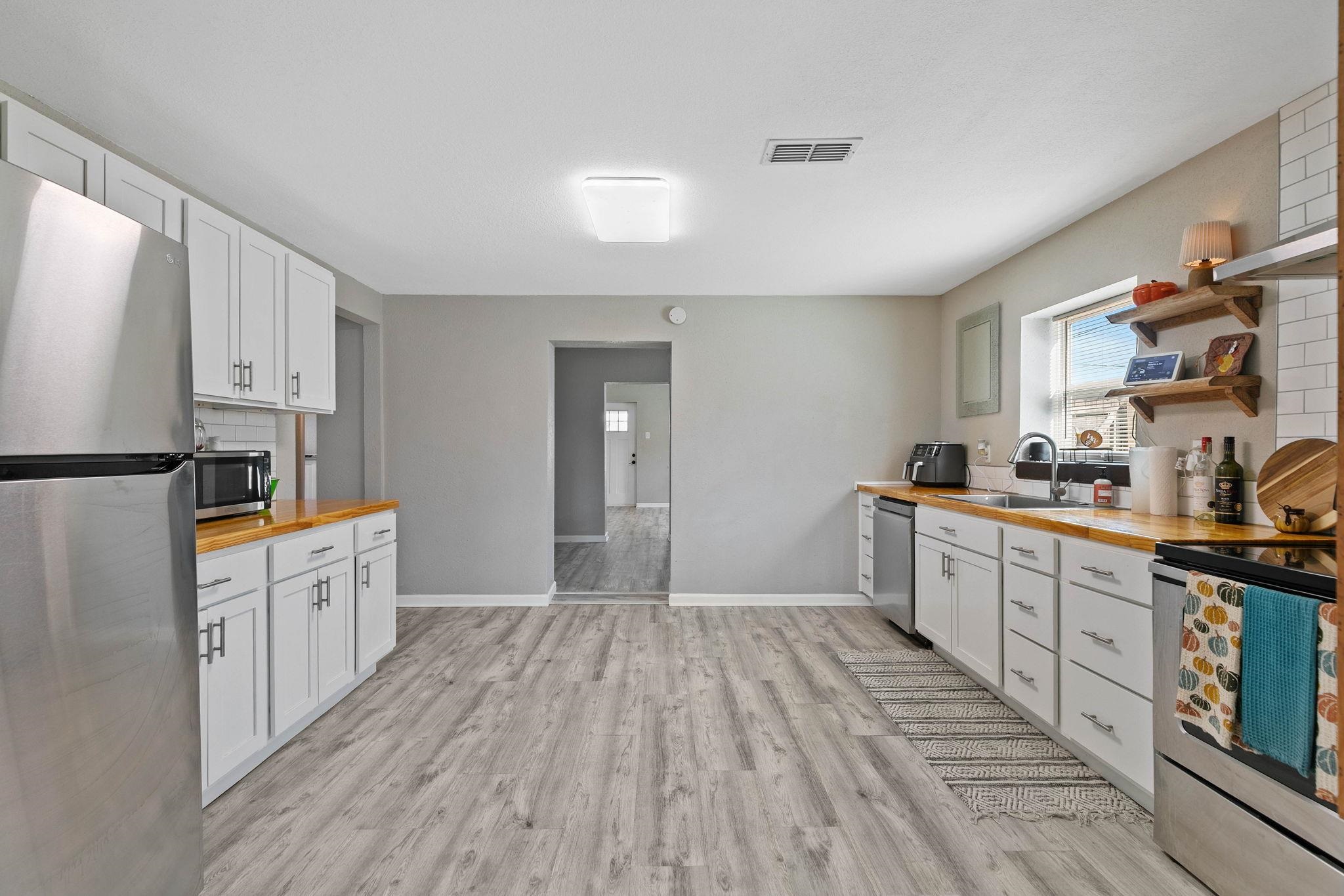 16796 Thompson Road Loxley, AL 36551 - Photo 27 of 93 Kitchen