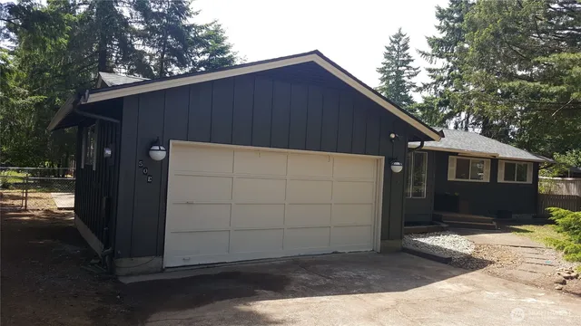 $1,900 | 110 West Freedom Lane, Shelton, WA 98584