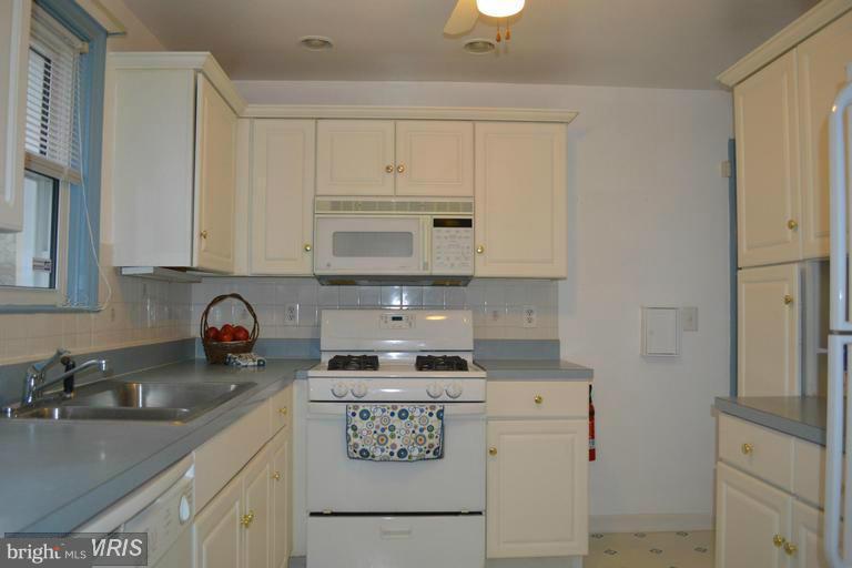 2020 Old Frederick Road Catonsville, MD 21228 - Photo 15 of 30 Kitchen