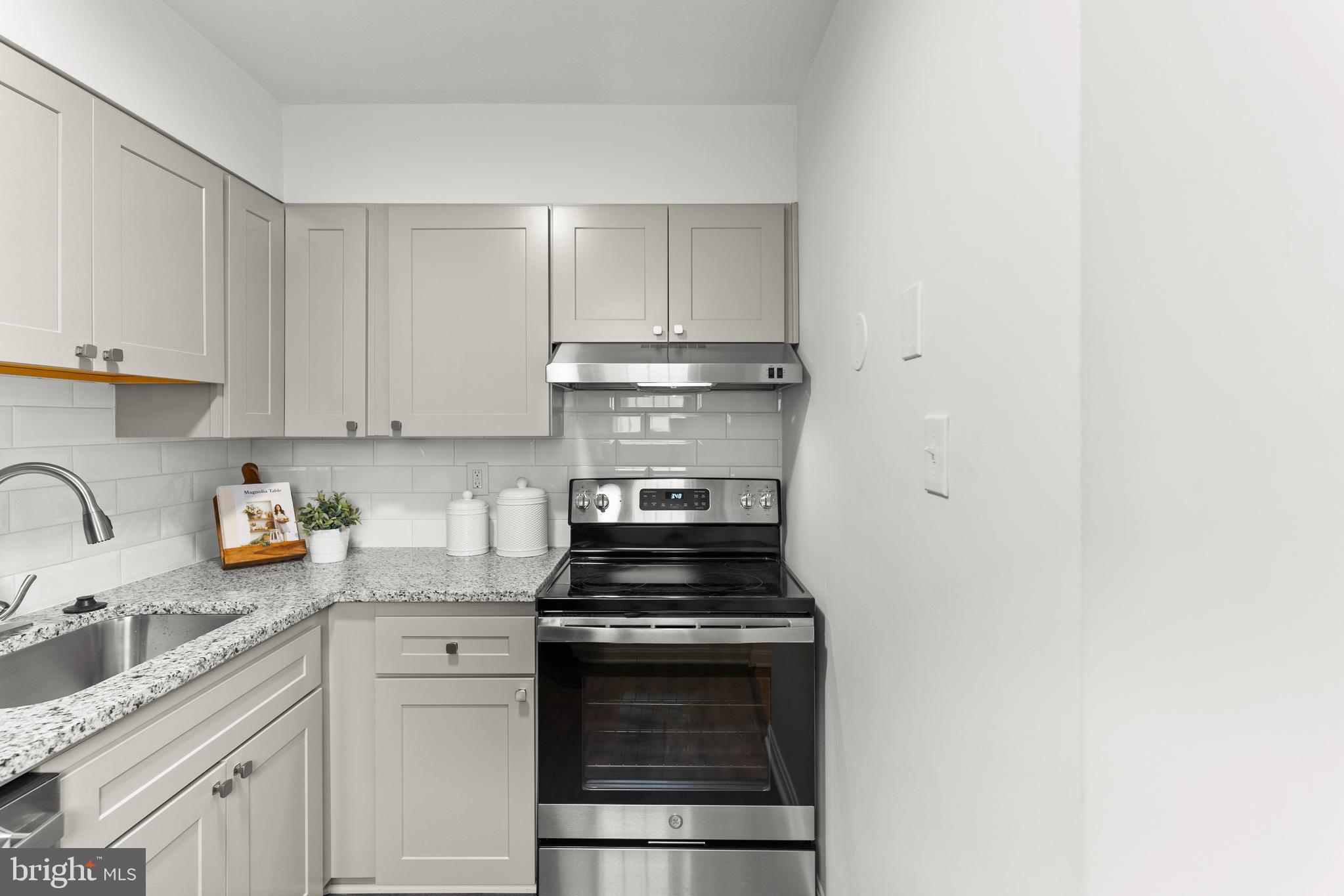 1910 T Street Northwest, Unit 2 Washington, DC 20009 - Photo 14 of 39 Totally renovated kitchen.