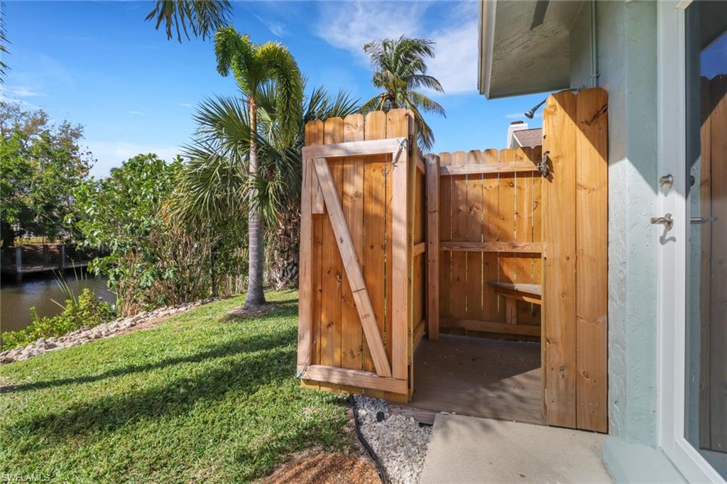 2600 Longboat Drive Naples, FL 34104 - Photo 20 of 33