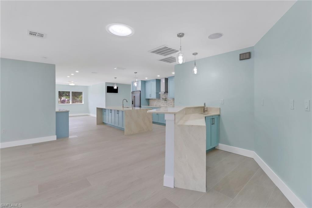 2600 Longboat Drive Naples, FL 34104 - Photo 5 of 33