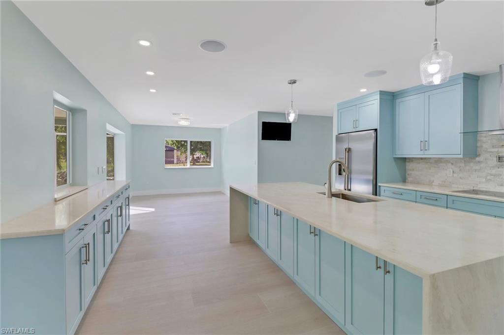 2600 Longboat Drive Naples, FL 34104 - Photo 10 of 33