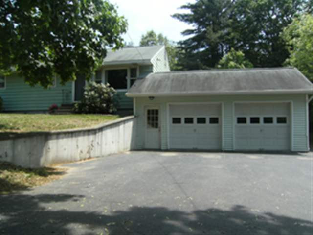 87 Lisha Kill Road Colonie, NY 12205 - Photo 2 of 10 Photo 2