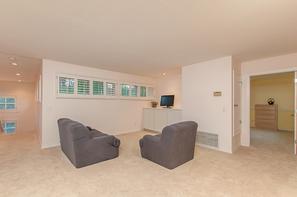 13225 Stone Canyon Road Poway, CA 92064 - Photo 17 of 25