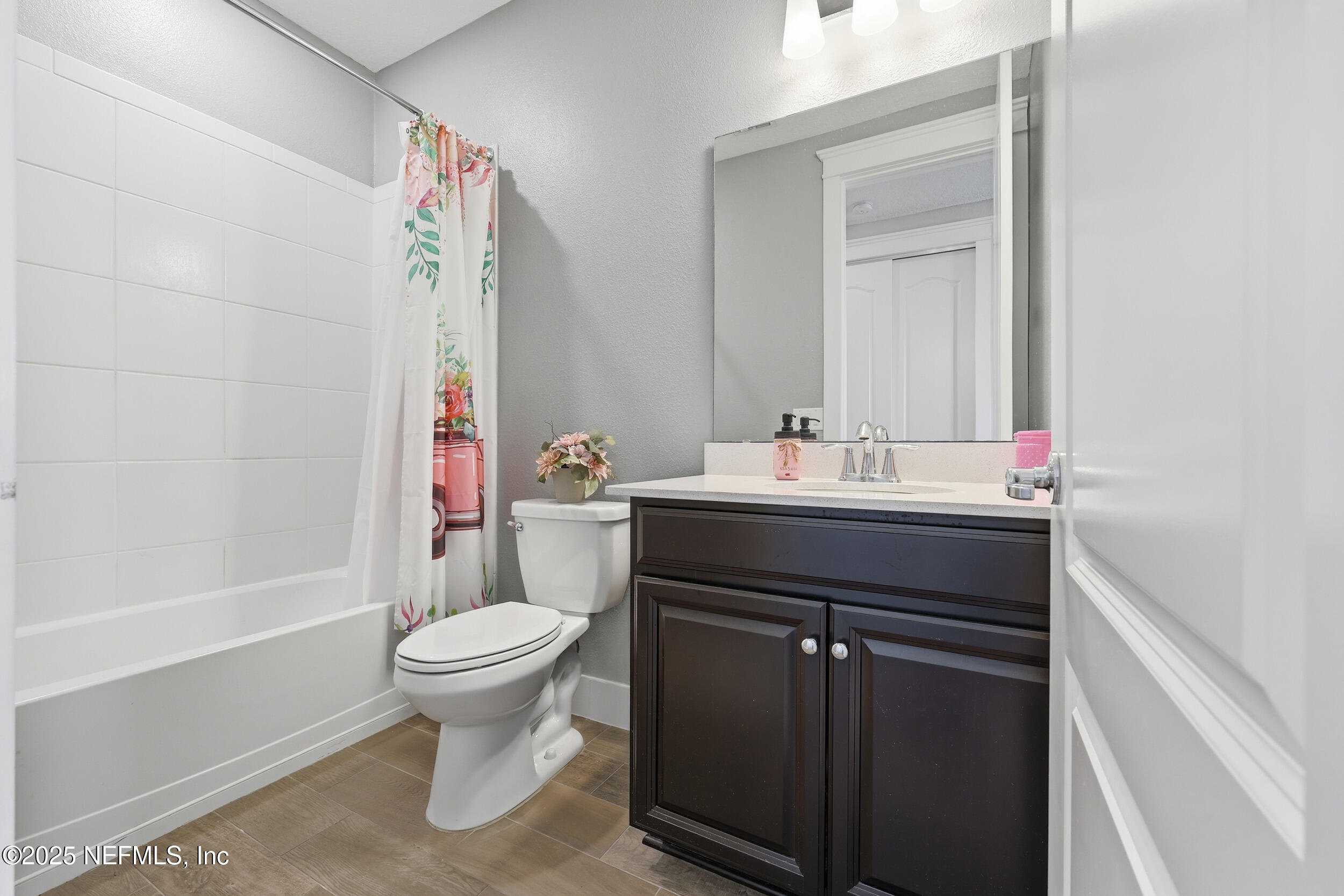 105 Crown Colony Road St. Augustine, FL 32092 - Photo 36 of 62 Guest Ensuite Bathroom