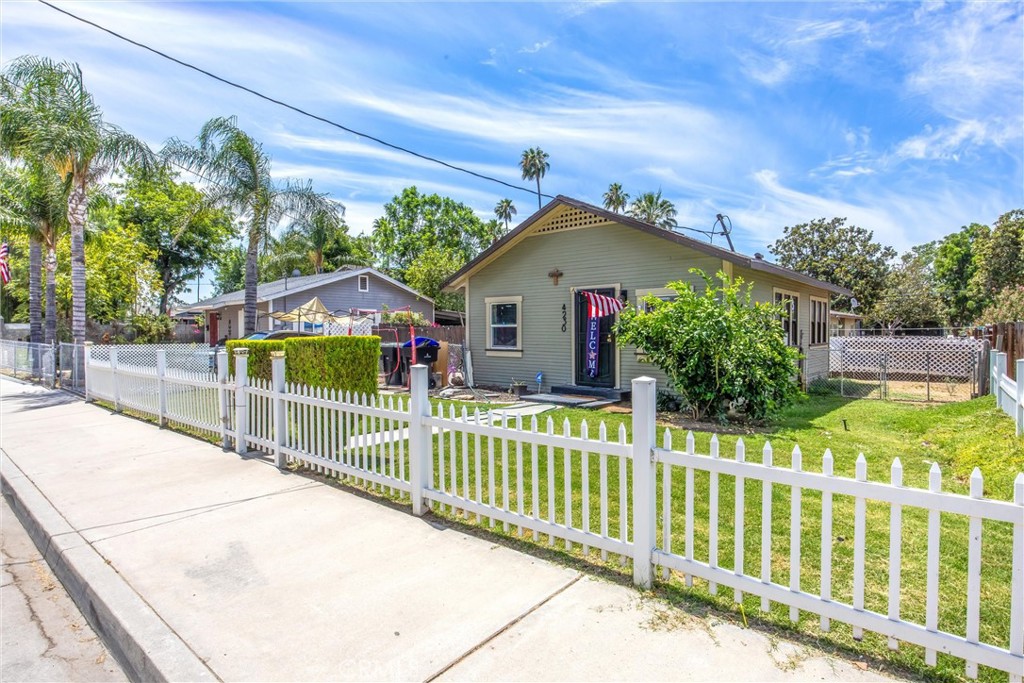4230 13th Street Riverside, CA 92501 - Photo 2 of 35