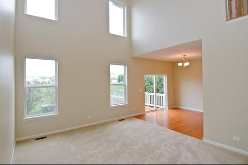 916 Oak Ridge Boulevard Elgin, IL 60120 - Photo 3 of 12