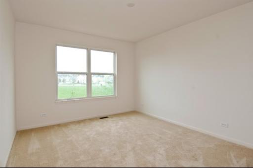 916 Oak Ridge Boulevard Elgin, IL 60120 - Photo 6 of 12
