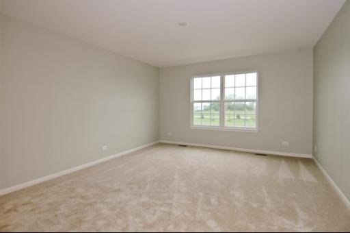 916 Oak Ridge Boulevard Elgin, IL 60120 - Photo 8 of 12