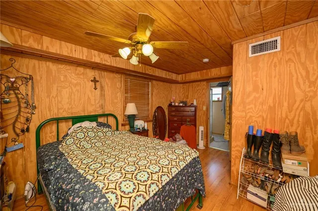 a view of a livingroom with furniture