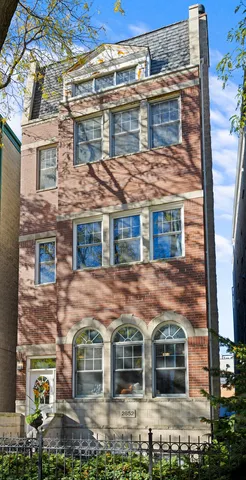 2852 North Damen Avenue, Unit 1, Chicago, IL 60618