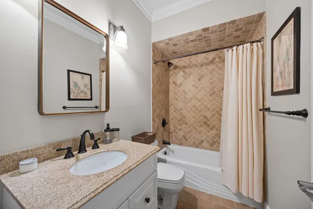 2852 North Damen Avenue, Unit 1, Chicago, IL 60618