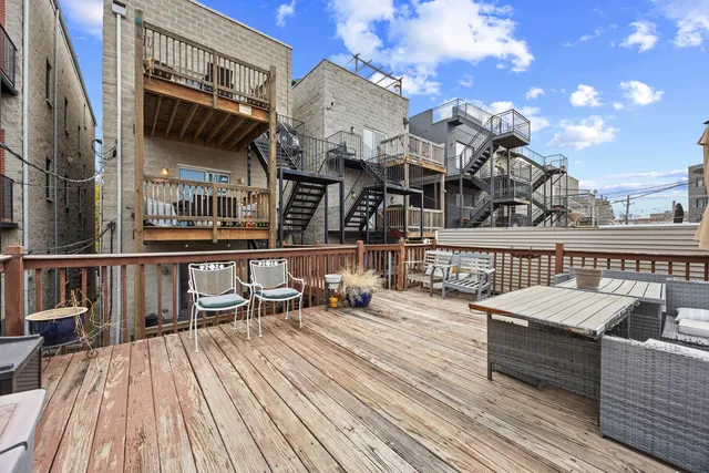 2852 North Damen Avenue, Unit 1, Chicago, IL 60618