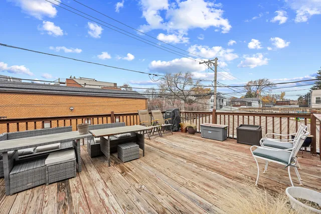 2852 North Damen Avenue, Unit 1, Chicago, IL 60618