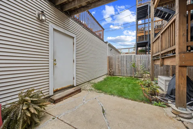 2852 North Damen Avenue, Unit 1, Chicago, IL 60618