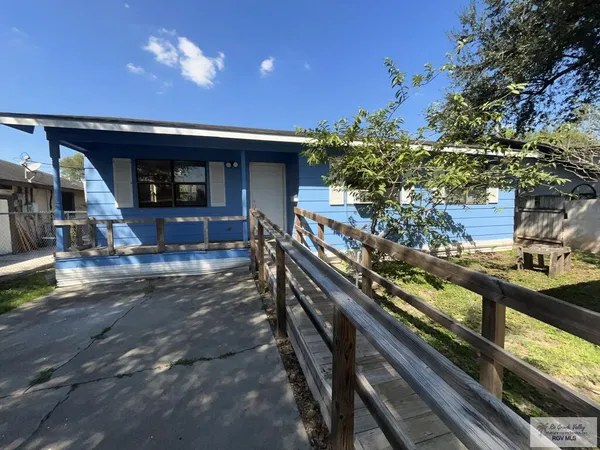 $1,000 | 1519 East 27th Street, Weslaco, TX 78596
