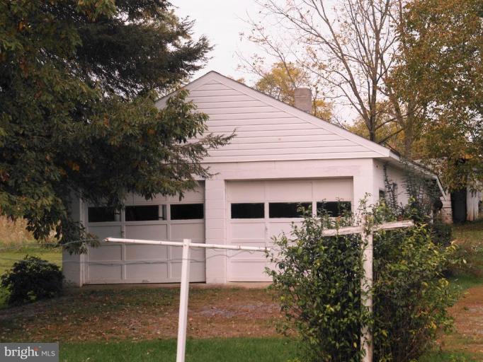 15414 Fairview Road Clear Spring, MD 21722 - Photo 3 of 5 Garage 1