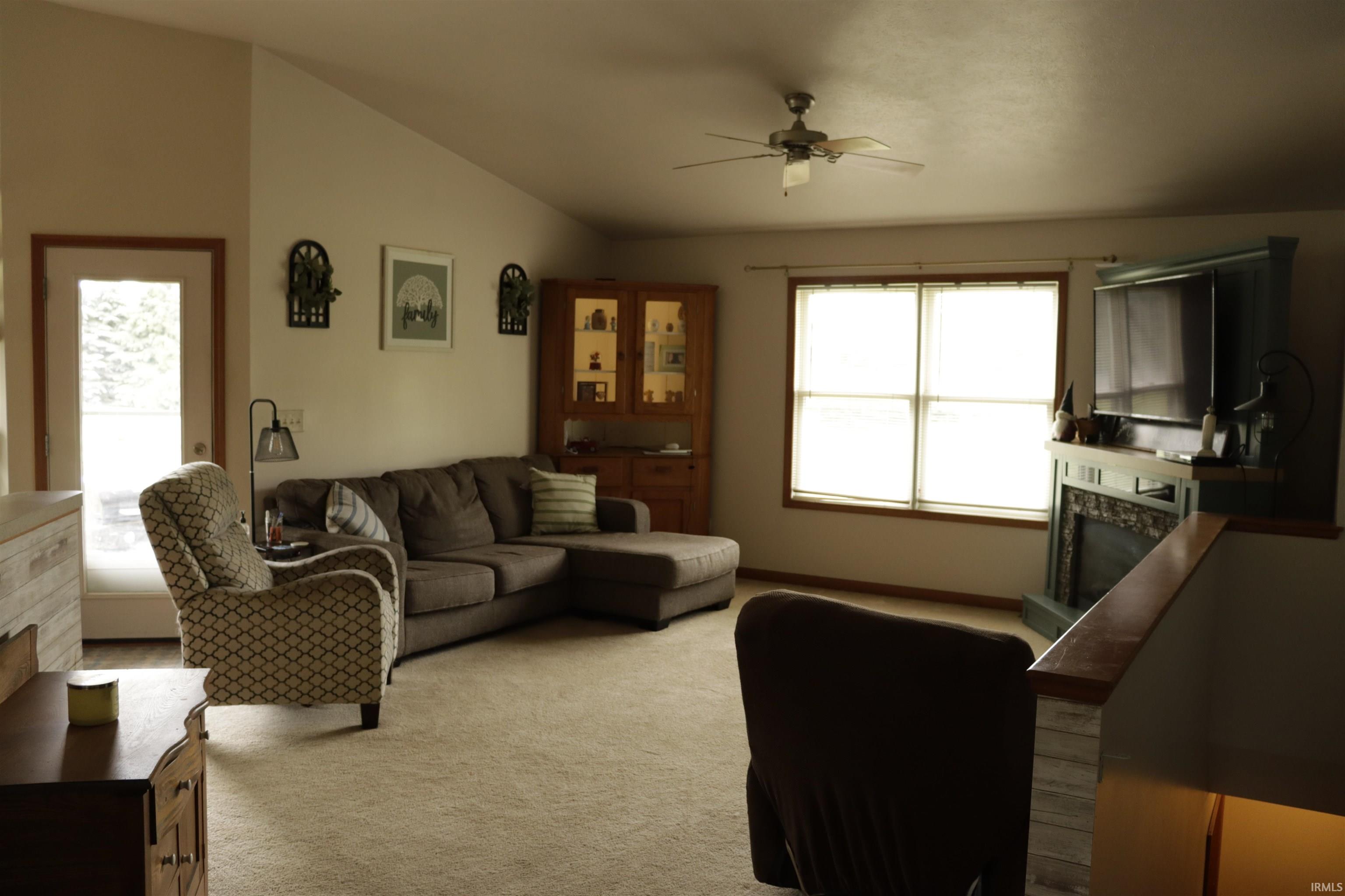 58023 Prairie Ridge Road Goshen, IN 46528 - Photo 4 of 26