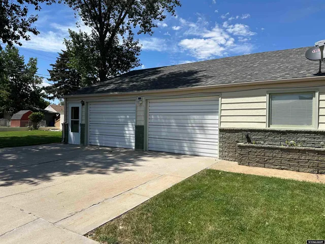 $239,000 | 2102 East F Street, Torrington, WY 82240