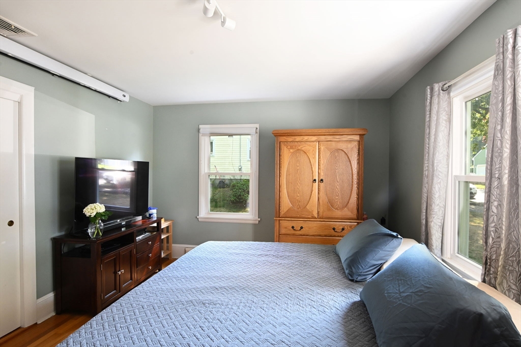 25 Pershing Avenue Acushnet, MA 02743 - Photo 8 of 20