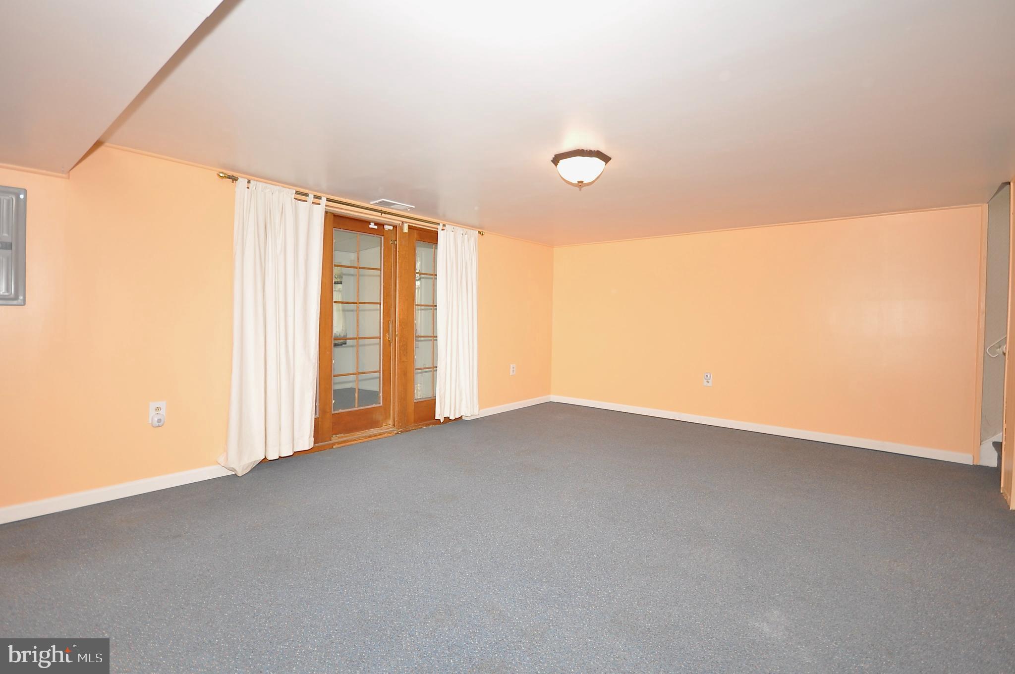 12102 Academy Road Philadelphia, PA 19154 - Photo 23 of 33